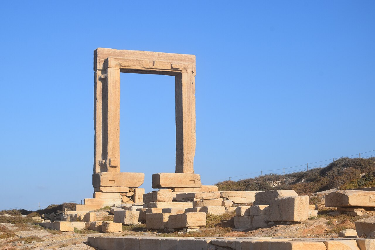 Greek Island Mobile Coverage: What Travellers Should Expect Beyond the Resort